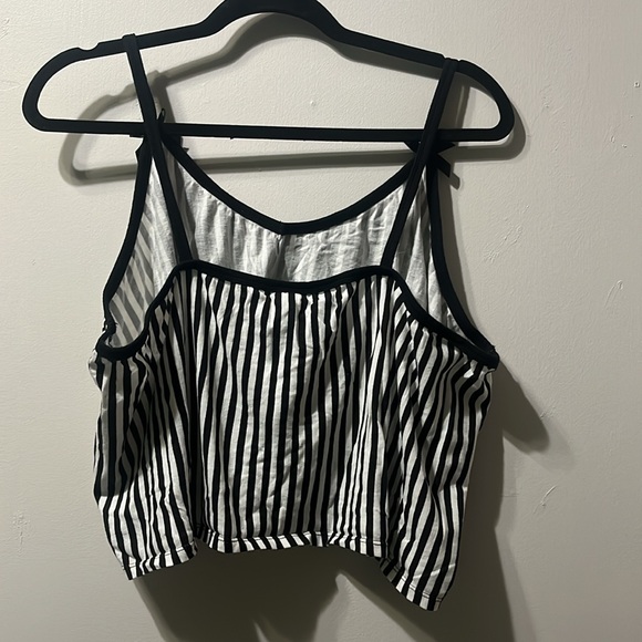 EUC Hot Topic Cosmic Aura Sleep Bat Tank top with Bow details - Picture 4 of 4